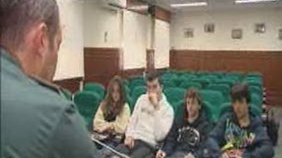 Alumnos de la ESO visitan diferentes empresas para orientar su futuro profesional