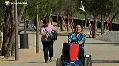 Una empresa alquila ya vehículos ecológicos para descubrir Madrid Río