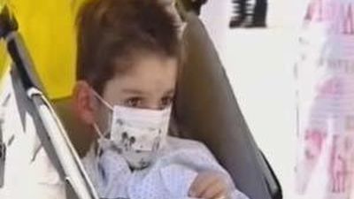 Ibai, el niño sometido a un trasplante multiorgánico en La Paz recibe el alta