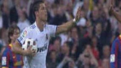 El Real Madrid empata con un hombre menos con el Barcelona en el Bernabéu