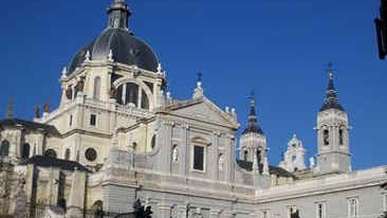 La Almudena reabrió al culto este Domingo de Ramos