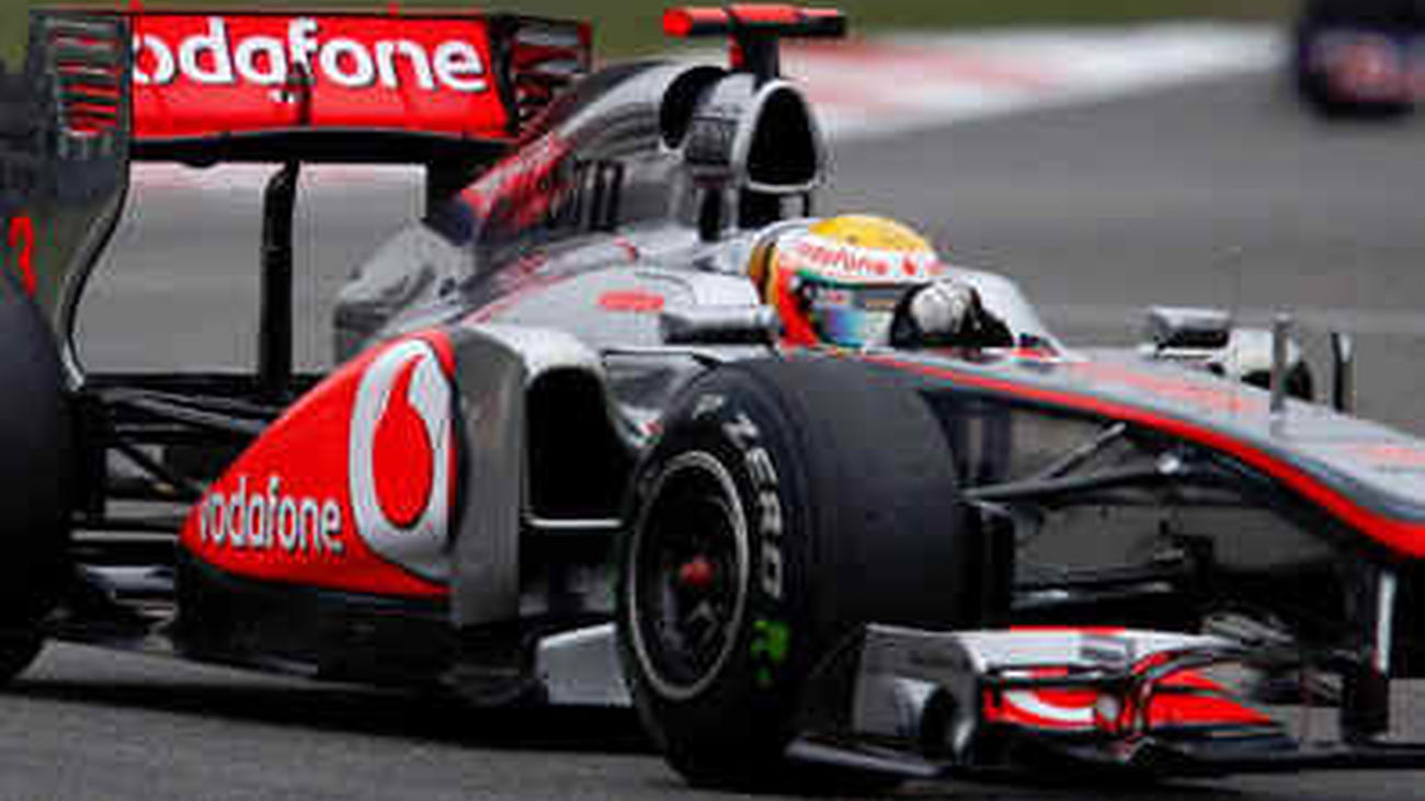 Hamilton rompe la racha de Vettel y Alonso séptimo