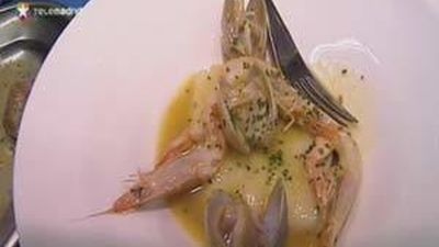 Bacalao con gambas y almejas