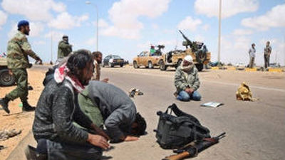 Se intensifican los bombardeos en Libia, donde ya han muerto 10.000 personas