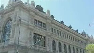 El Tesoro coloca 3.537 millones de obligaciones y sube su interés