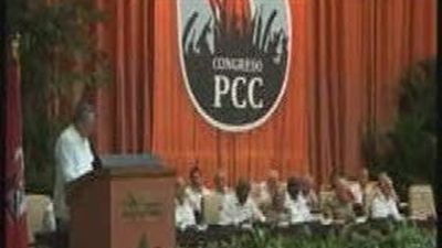 Raúl Castro toma las riendas de un Partido Comunista con la vieja guardia al frente