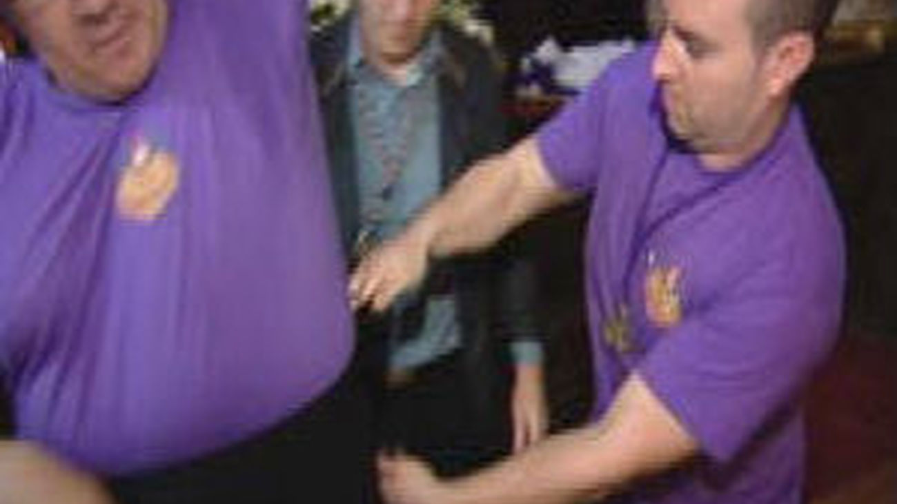 La mayoría de costaleros no realiza estiramientos durante o después de las procesiones