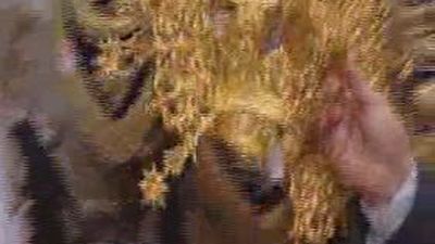 Las tiendas religiosas hacen el agosto en Semana Santa