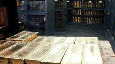 El oro marca un nuevo récord en  medio de las tensiones en los mercados de deuda