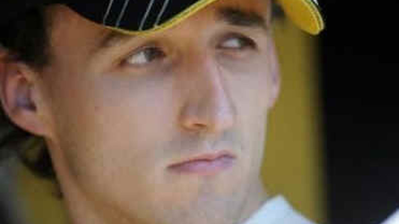 El piloto Robert Kubica sale del hospital