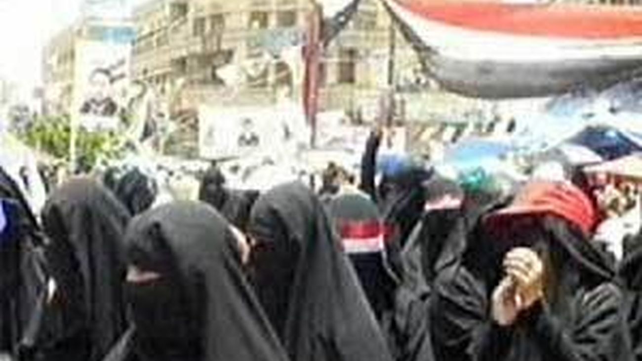 Choques entre opositores y policías en la ciudad yemení de Taiz