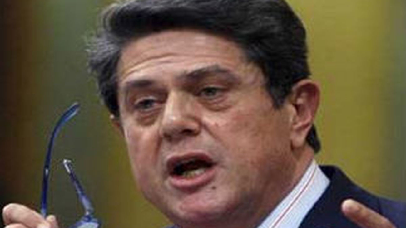 Trillo dice que pidió dejar la embajada en Londres y volver al Consejo Estado