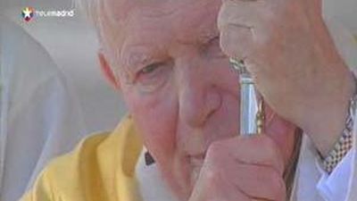 El féretro de Juan Pablo II sacado de la tumba para la beatificación