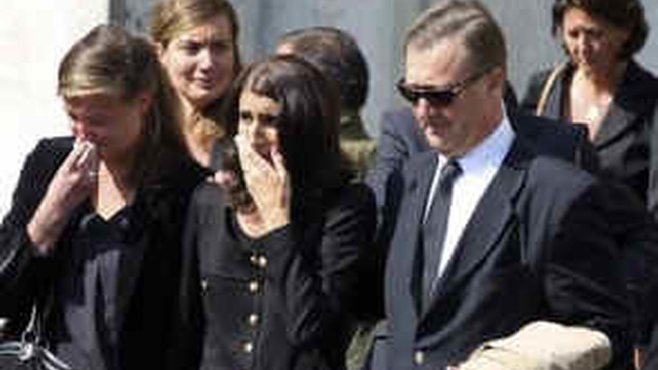 Entierran a la madre y a los cuatro hijos asesinados a balazos en Nantes