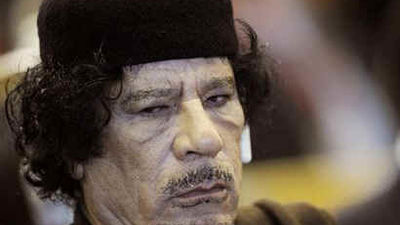 Gadafi dice que está en Trípoli y que no abandonará el país