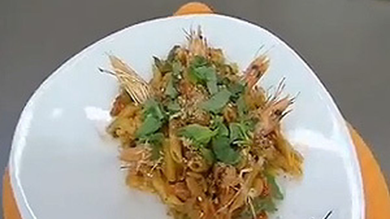 Lomo de cerdo con champiñones y salteado de pasta con piñones