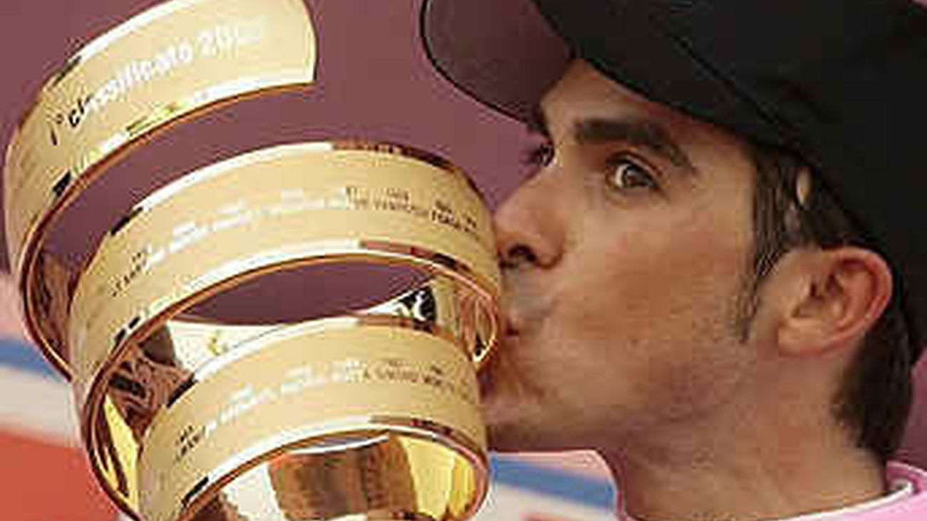 Contador busca su segunda "maglia rosa"