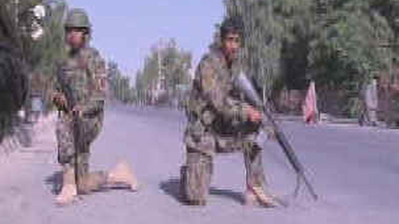 El Ejército sirio entra en Tafas apoyado por carros de combate