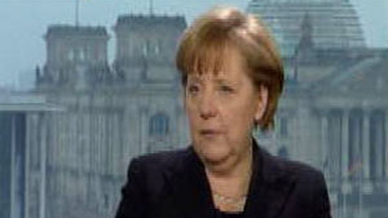 Merkel: Grecia debe aplicar las reformas si quiere solidaridad de la UE