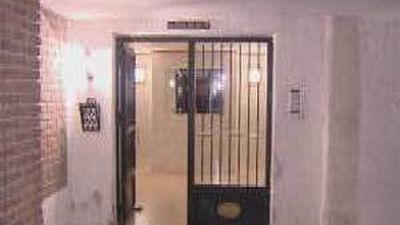 Una mujer intoxicada grave tras declararse un incendio en su vivienda en Collado Villalba