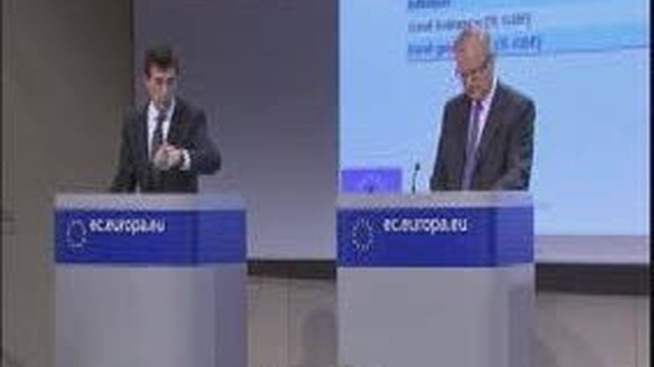 La Comisión Europea cree que el Gobierno incumplirá el objetivo de reducir el déficit al 6%