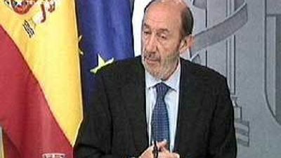 Rubalcaba dice que el compromiso de déficit se va cumplir, pese a las dudas de Bruselas