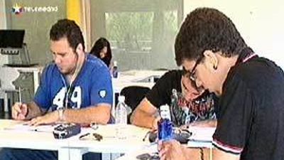 Siete bibliotecas abren 24 horas para preparar los exámenes y cinco amplían su horario