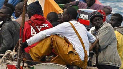 Intentaban cruzar el Estrecho en una lancha de juguete