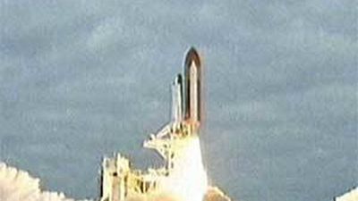 El Endeavour despega de Cabo Cañaveral  para llevar a cabo su última misión