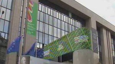 Europa exige esfuerzos adicionales a Grecia a cambio de reformar su rescate