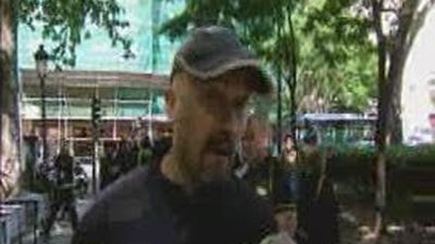 Unos 500 bomberos de Madrid acampan en Recoletos para pedir mejoras