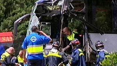 Un herido grave y 31 leves tras la colisión de dos autocares en la M-30