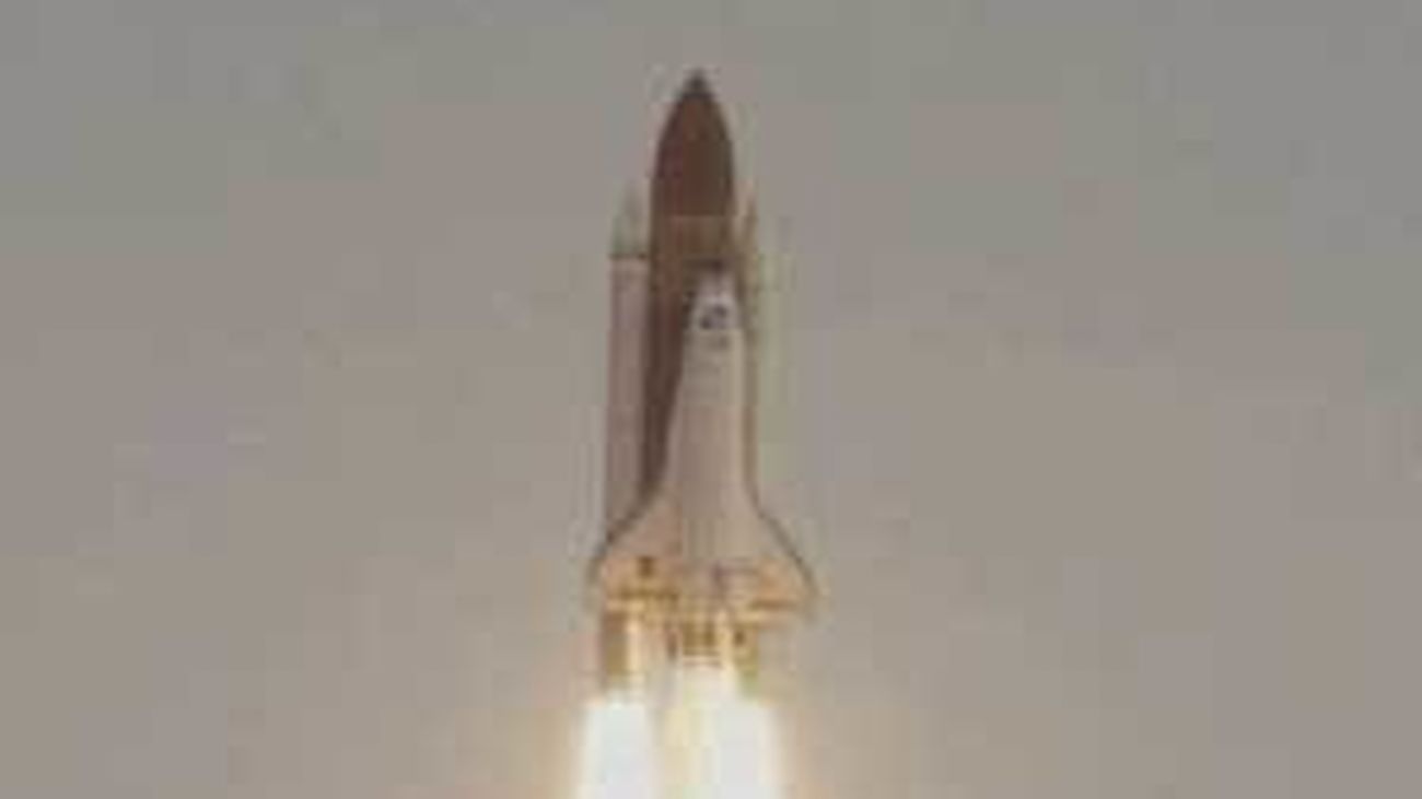 El Endeavour se acopla a la Estación Espacial Internacional