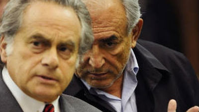 El juez concede a Strauss-Kahn libertad bajo fianza de un millón de dólares