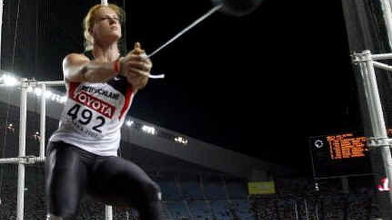 La atleta alemana Betty Heidler batió el récord mundial con 79,42 metros