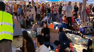 Los acampados en Sol llevan recogidas unas 200.000  firmas para reclamar un cambio social y político