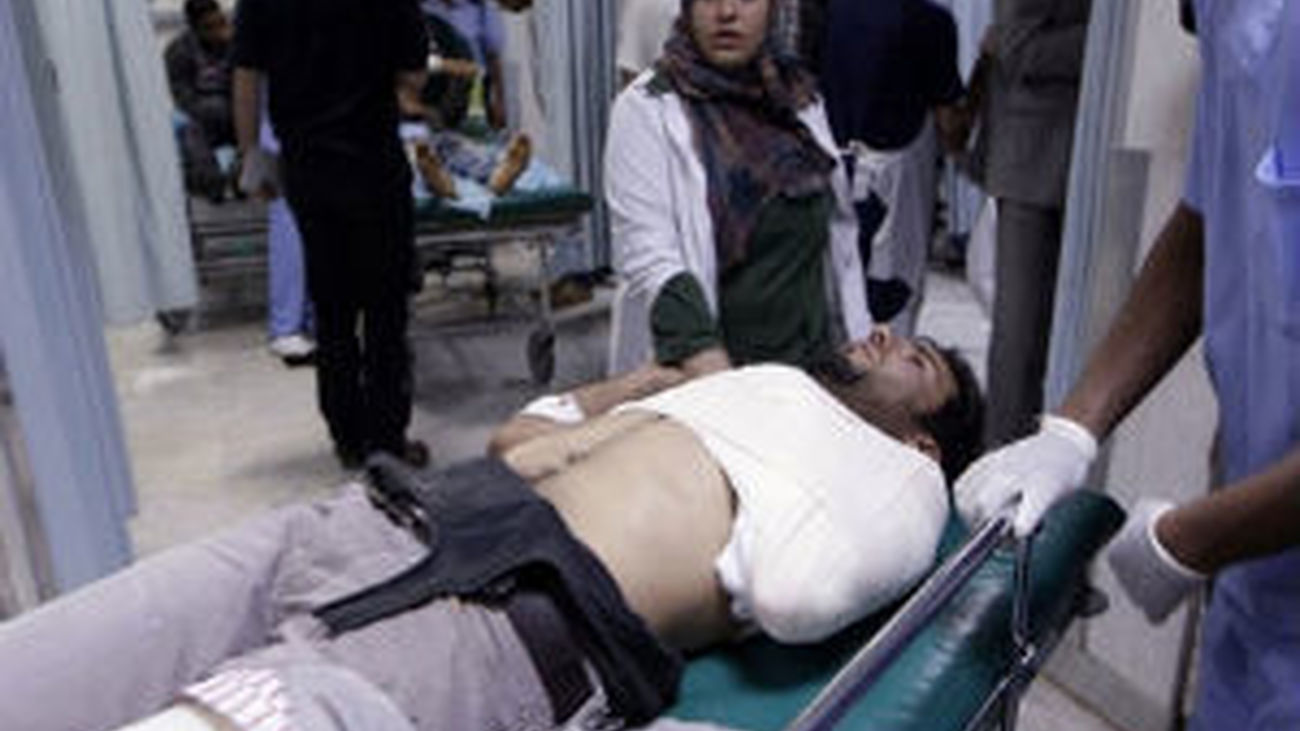 Tres muertos y 150 heridos en ataques de la OTAN en Trípoli, según el régimen