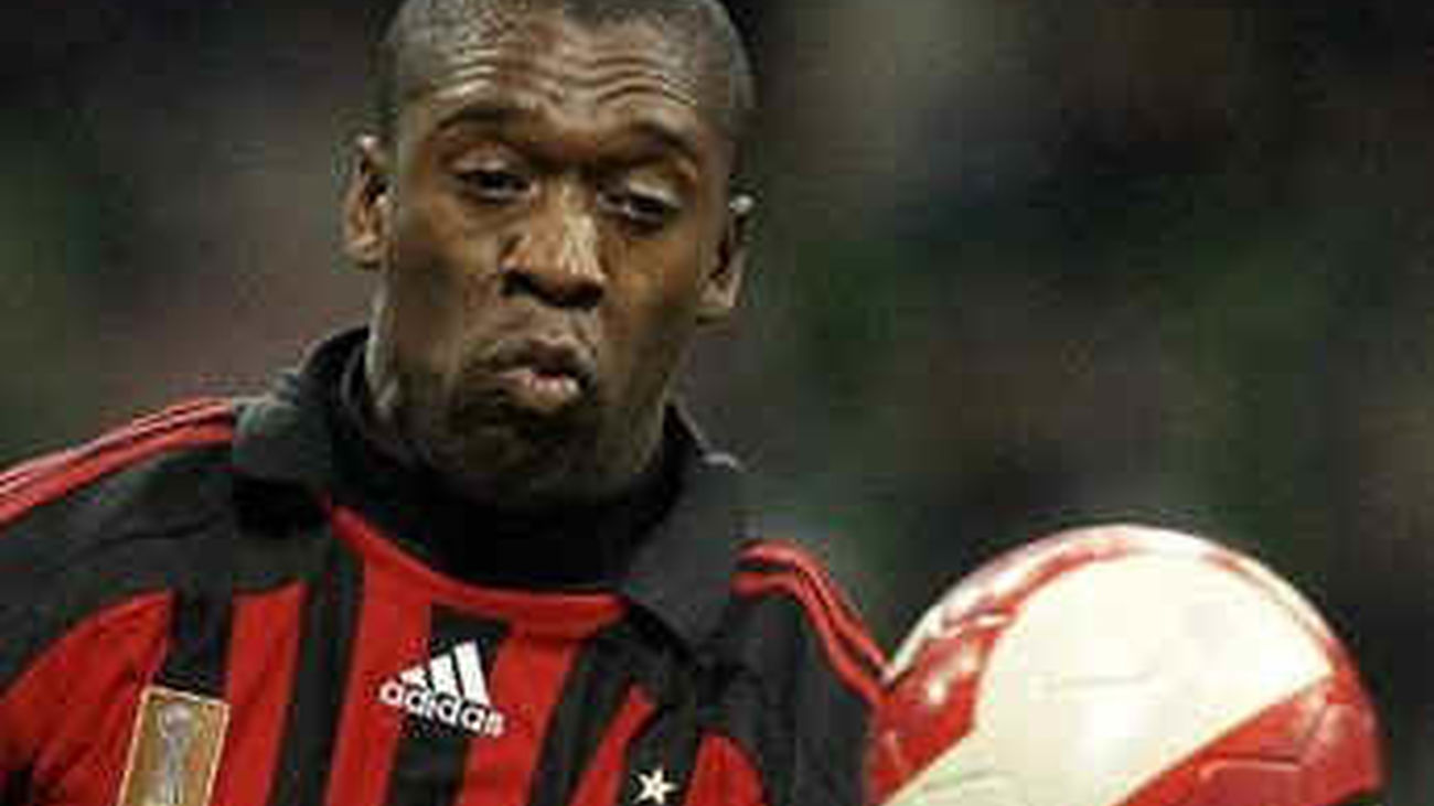 Seedorf renueva con el AC Milan hasta 2012