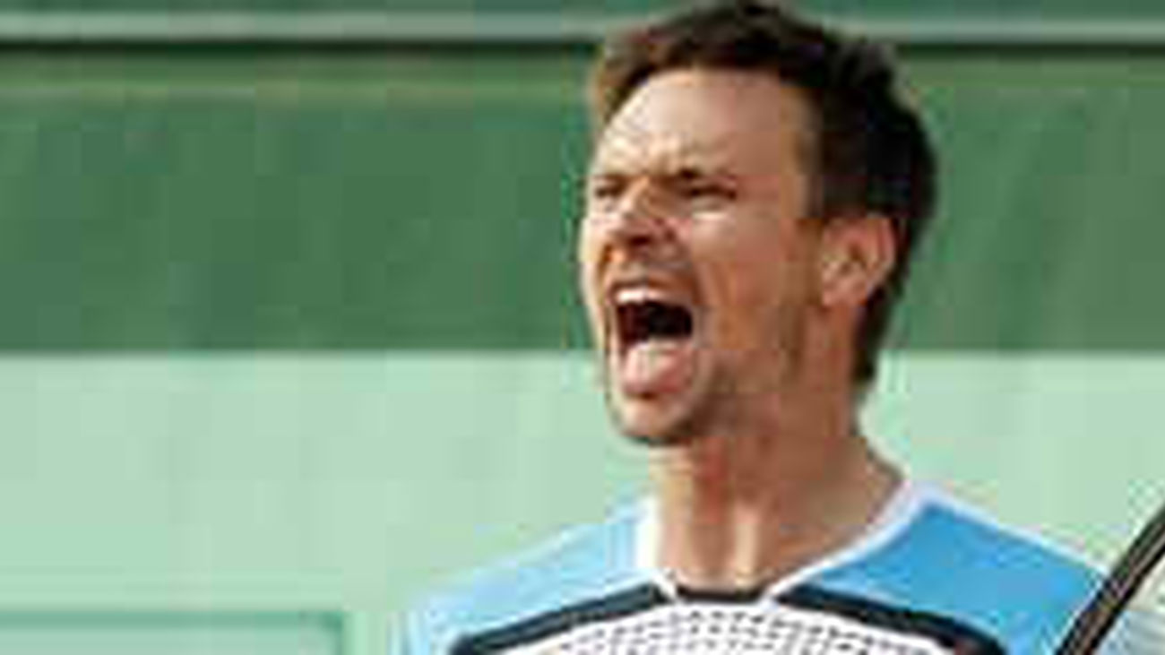 Soderling apea a Ramos y Clijsters se despide de París