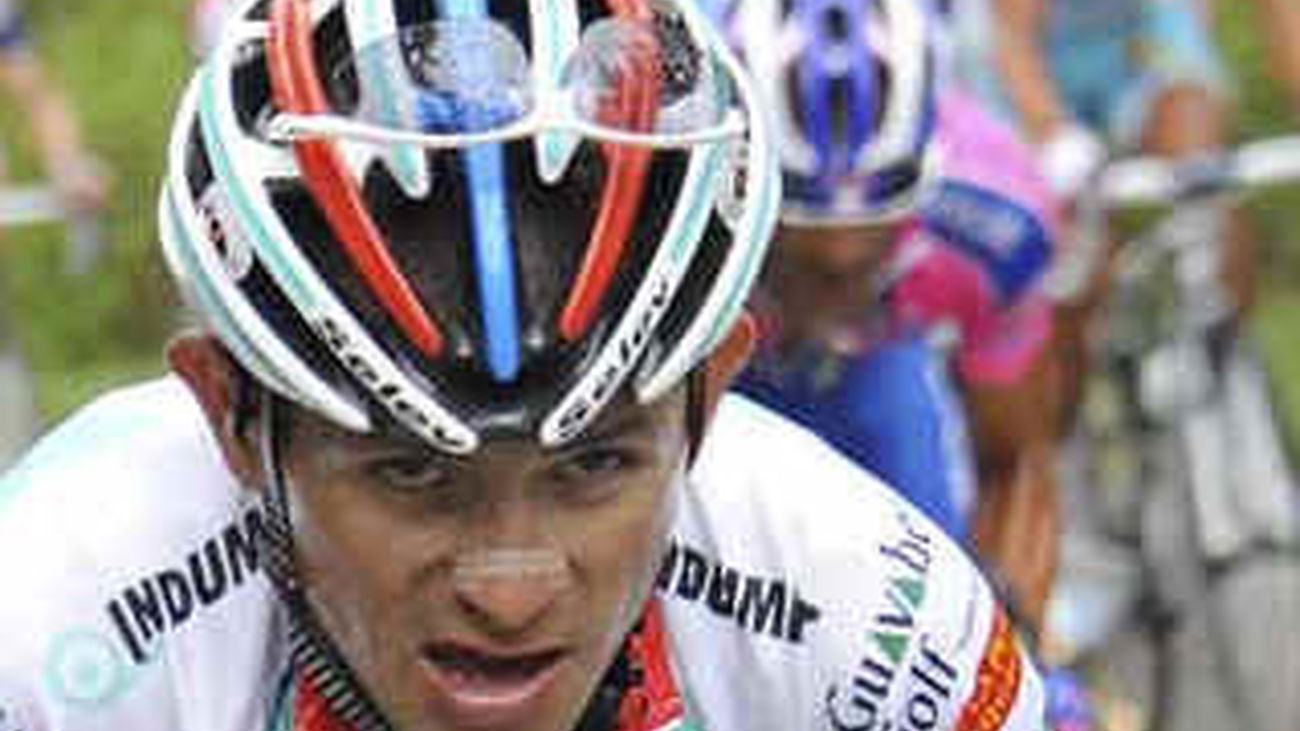 Ulissi se impone en un agitado final en la decimoséptima etapa del Giro