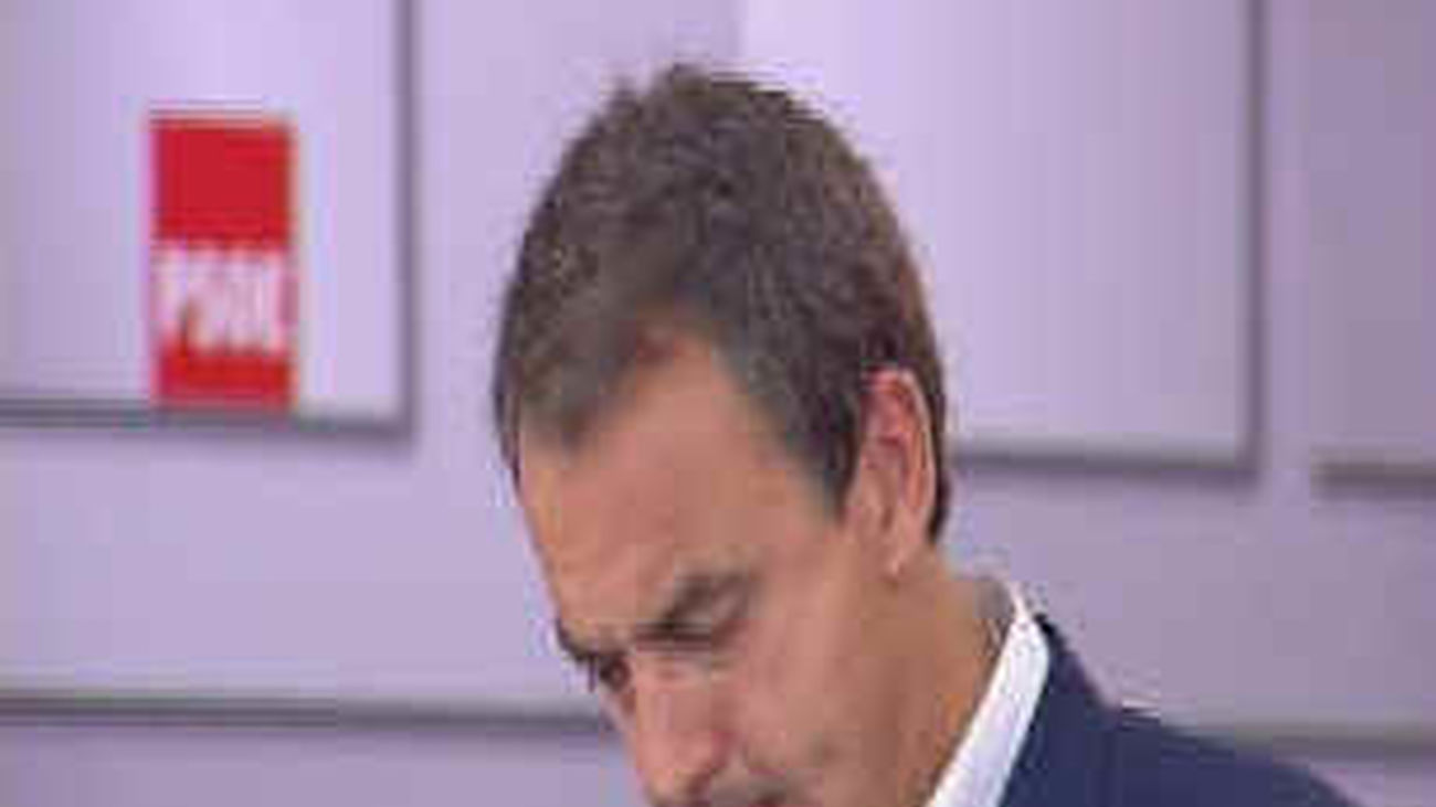 Zapatero admite que si el PSOE no hubiera salido tan  mal del 22-M la sucesión se habría hecho de otra forma