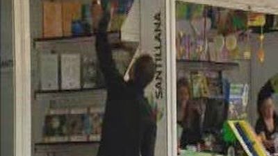 La Feria del libro sumerge a los niños en el mundo de los viajes