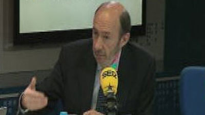 Rajoy acusa al Gobierno de actuar "tarde y mal" ante la crisis del pepino