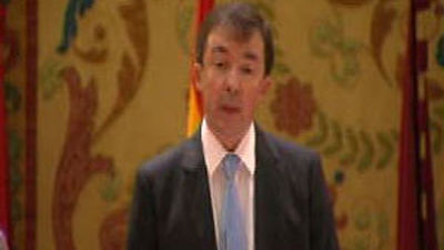 Carrillo asume la Rectoría de la Complutense para "restablecer"  las "buenas" relaciones con las instituciones