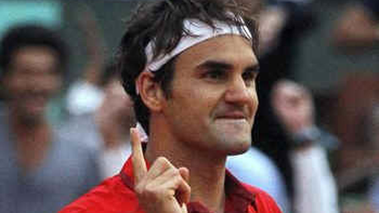 Federer rompe la racha de Djokovic y se cita con Nadal en la final