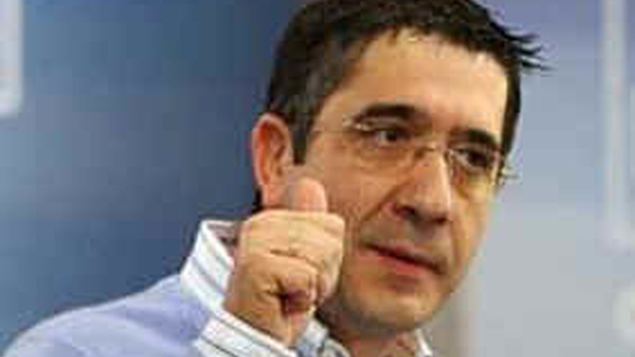 López dice que el PNV incurrirá en una "irresponsabilidad"  si permite los gobiernos de Bildu