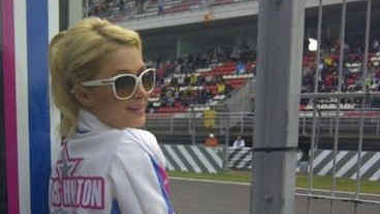 Paris Hilton no ha dudado en acudir al circuito de Montmenló