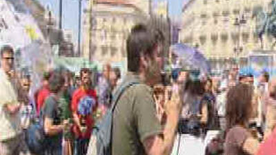 Los 'indignados' convocan una concentración en la  Puerta del Sol en "solidaridad con el pueblo griego"