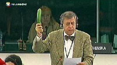 España cree "insuficiente" la ayuda de 150 millones de euros que propone la CE