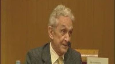 Aguirre avisa a Rubalcaba del riesgo de basar la economía en las ideologías